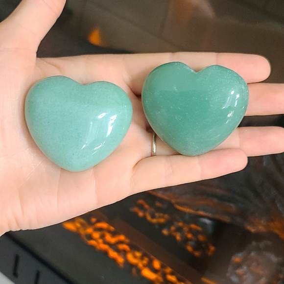 Green Aventurine Heart crystals - Picture 2 of 3